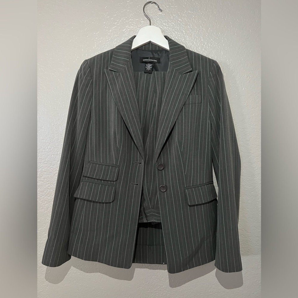 Moda Int’l Pants Suit Blazer pinstripe